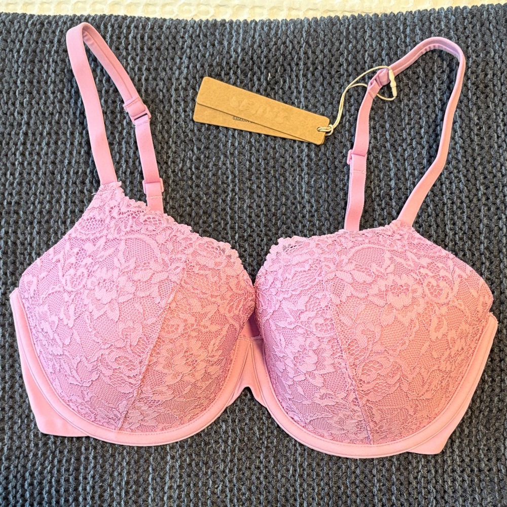 SKIMS Pink Lace Bra